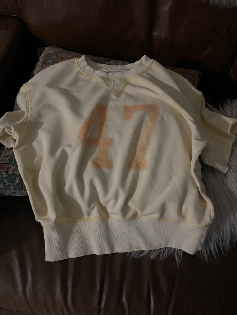Wrangler Cream Short-Sleeve Sweatshirt with Faded Orange '47'